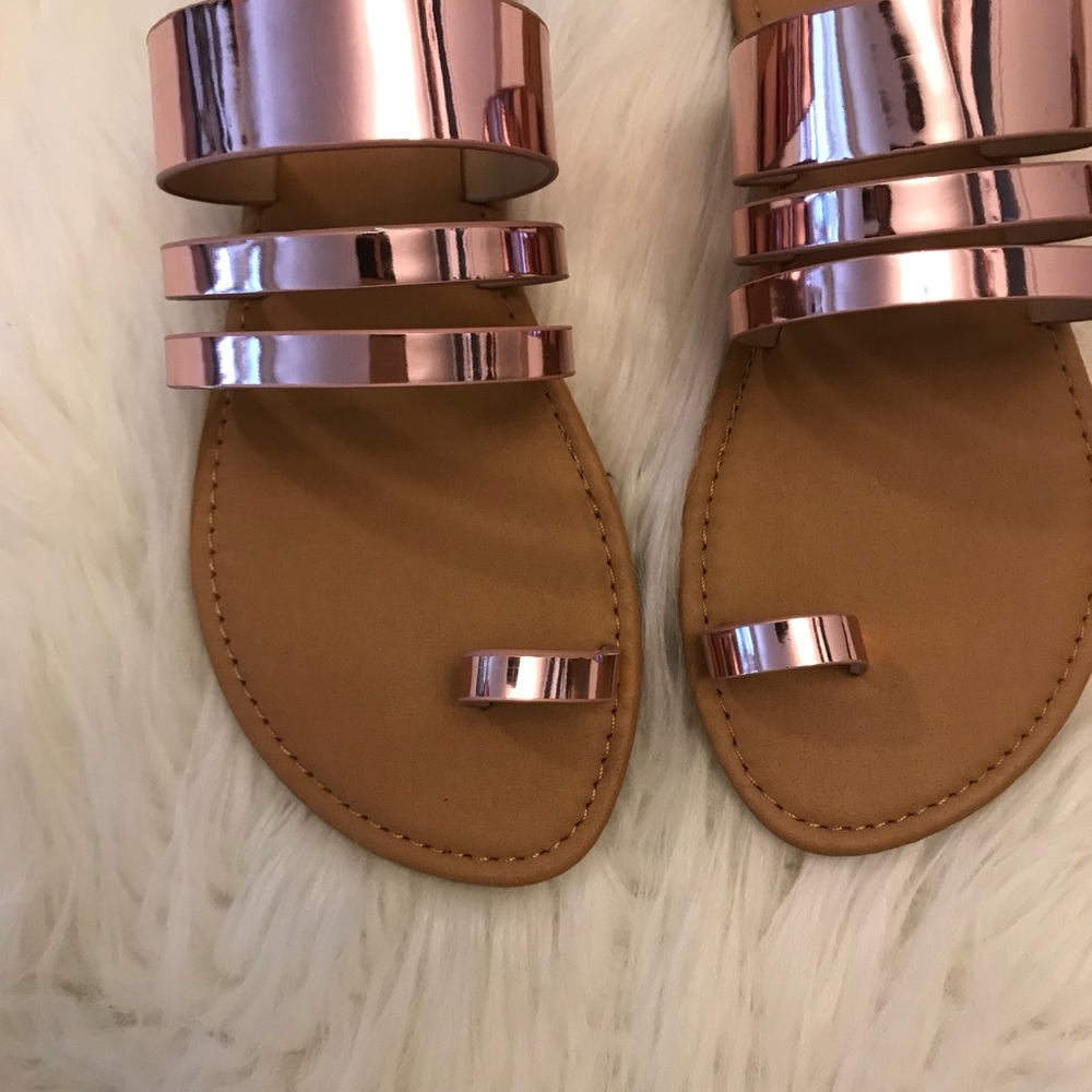 Aphrodite Rose Gold Toe Ring Sandals - Picture 8 of 8